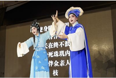 Cantonese opera plus stand-up comedy win over Singapore audiences