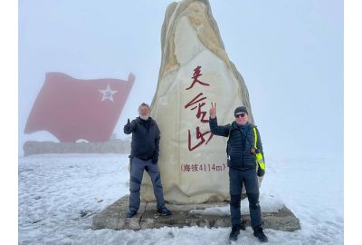 Two German writers retrace the Long March by bicycle