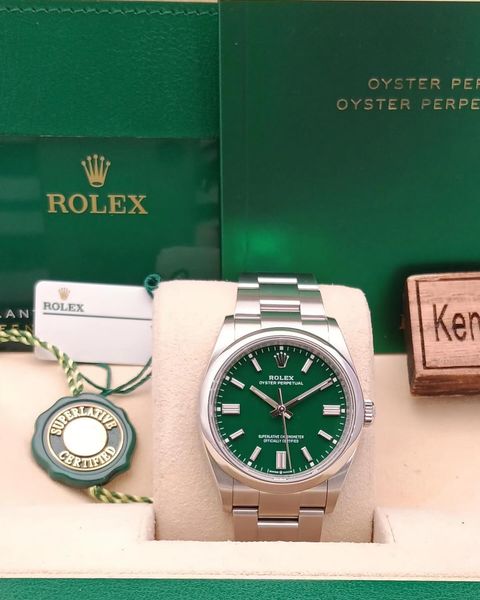 ROLEX OYSTER PERPETUAL 126000-0005