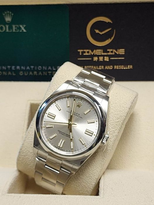 ROLEX OYSTER PERPETUAL 124300-0001