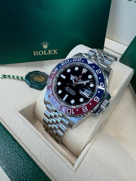 ROLEX GMT-MASTER II 126710BLRO-0001