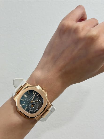 PATEK PHILIPPE NAUTILUS 5712R-001