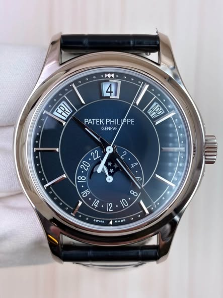 PATEK PHILIPPE COMPLICATIONS 5205G-001
