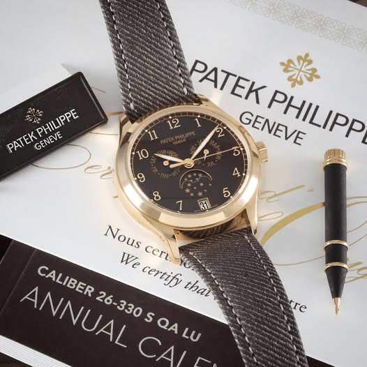 PATEK PHILIPPE COMPLICATIONS 4946R-001