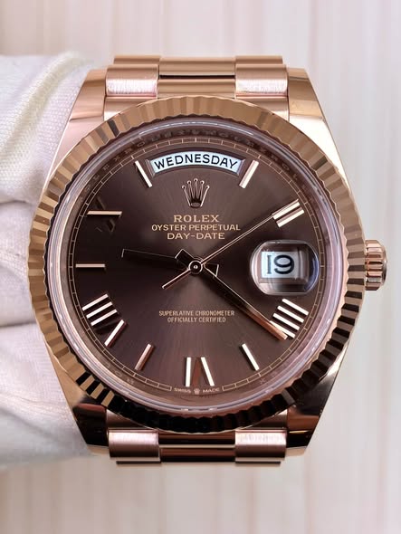 ROLEX DAY-DATE 228235-0055