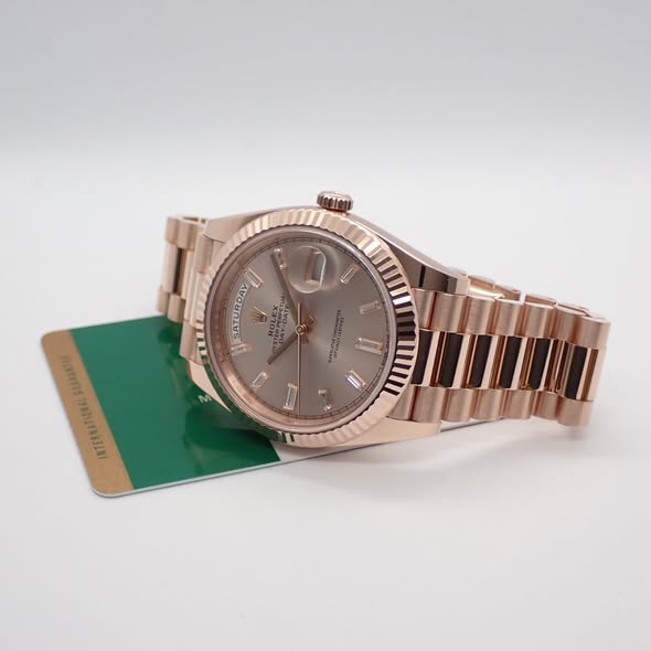 ROLEX DAY-DATE 228235-0055