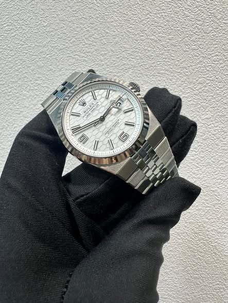 ROLEX Land-Dweller 127334-0001
